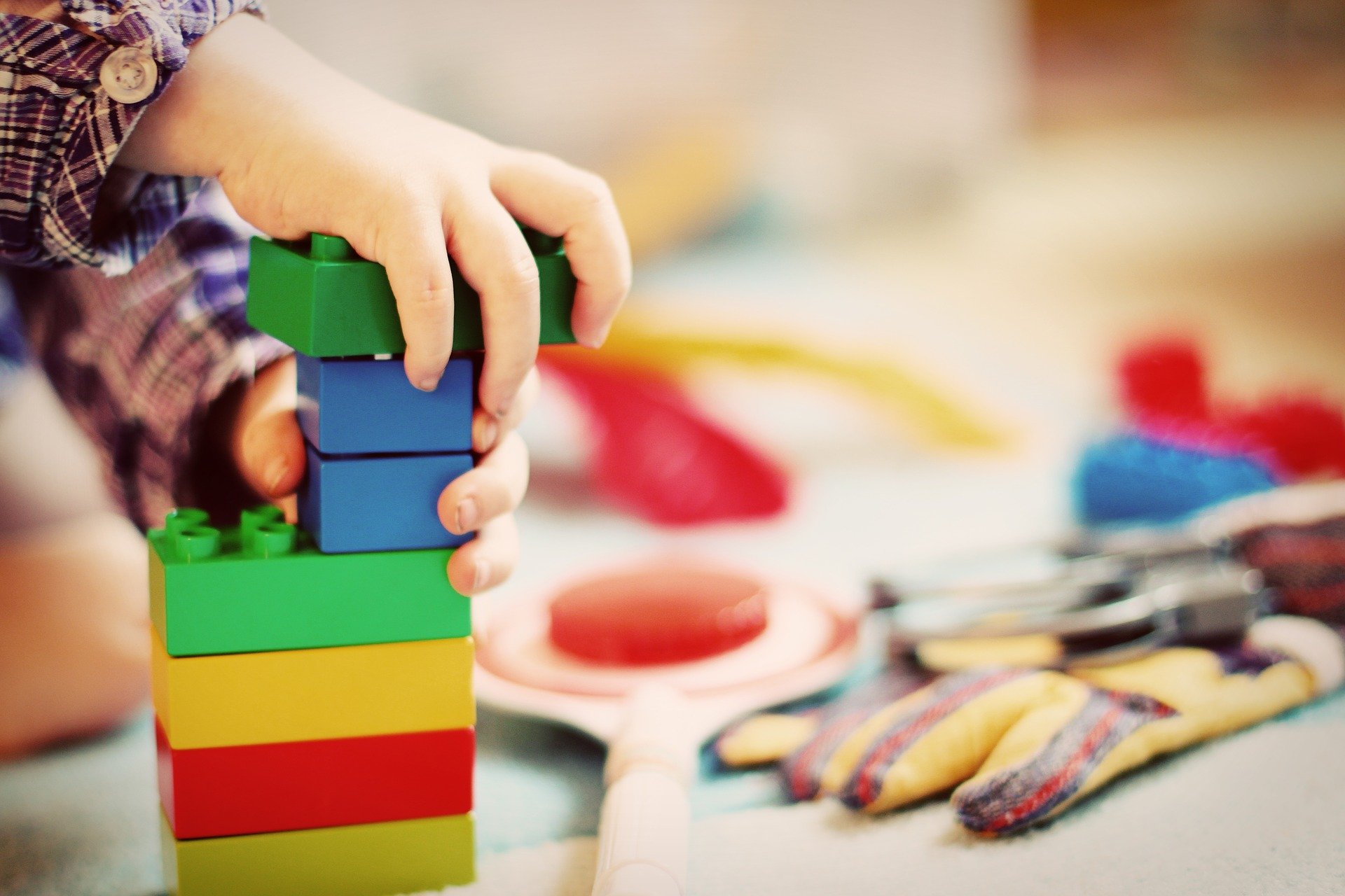 Avoir un espace de jeu pour les enfants chez soi.